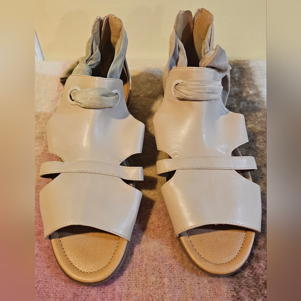 Women's Cream Sandals